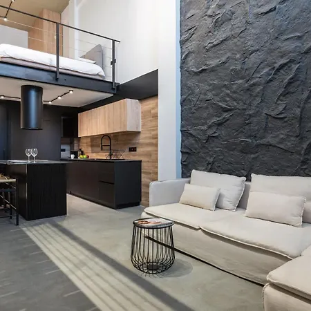 דירה Luxury Loft With Balcony In לימסול